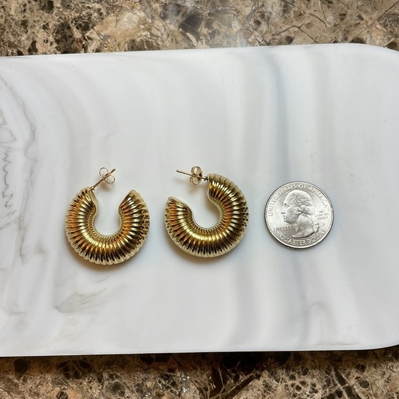 Robyn Tube Gold Donut Hoop Earrings - Picture 11 of 14
